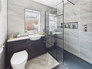 Family Shower Room- click for photo gallery